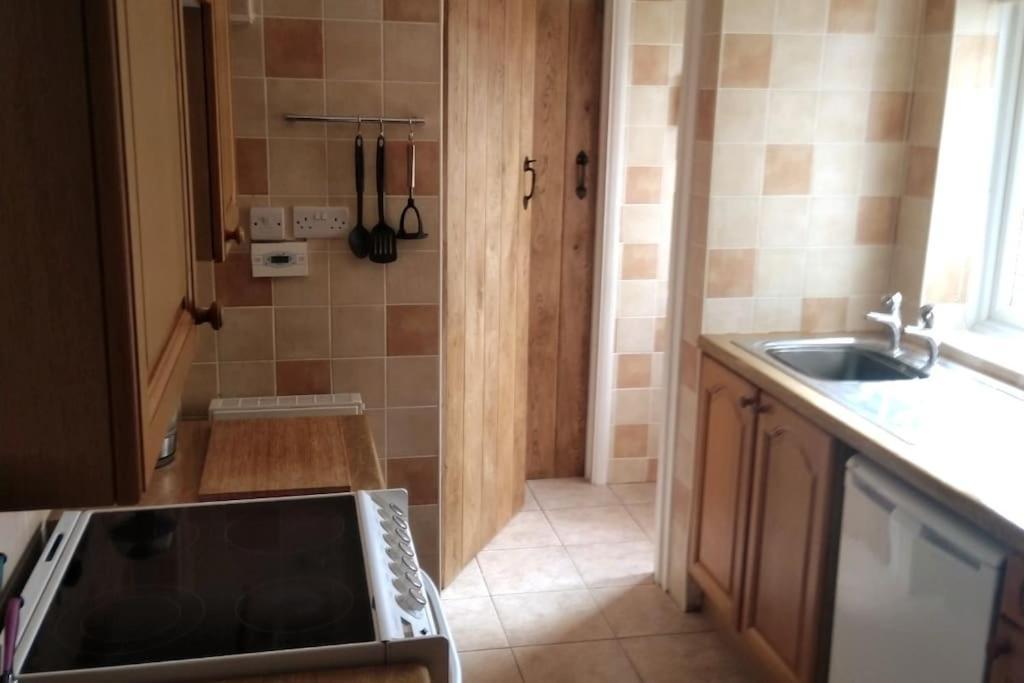 Welcoming Cottage In Chichester Near City Centre Екстер'єр фото