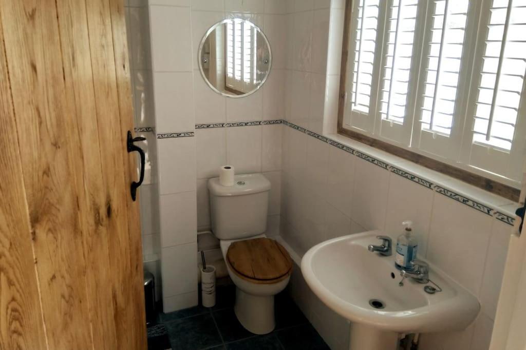 Welcoming Cottage In Chichester Near City Centre Екстер'єр фото