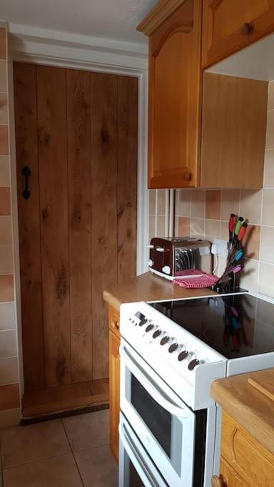 Welcoming Cottage In Chichester Near City Centre Екстер'єр фото